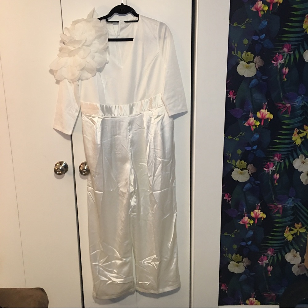 White Jumpsuit size Large White NWT